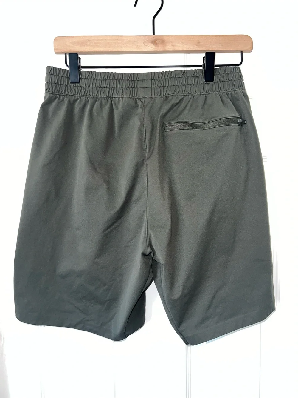 Uniqlo AIRism Men's Olive Green Active Athletic Shorts